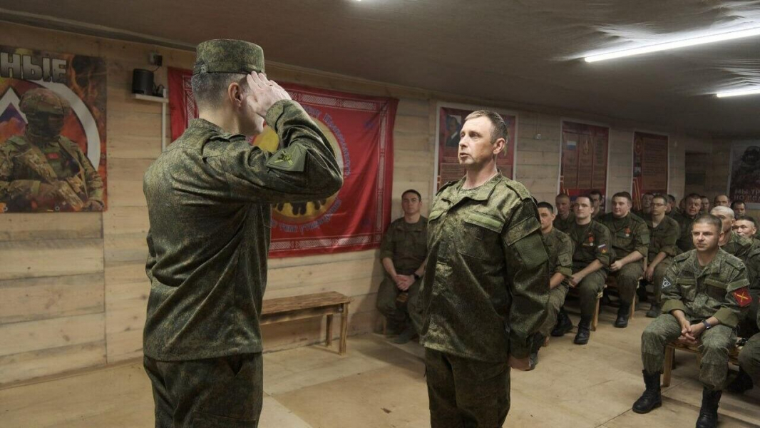 Минобороны: в зоне СВО наградили военнослужащих горного батальона "Медведи" Минобороны: в зоне СВО наградили военнослужащих горного батальона "Медведи"