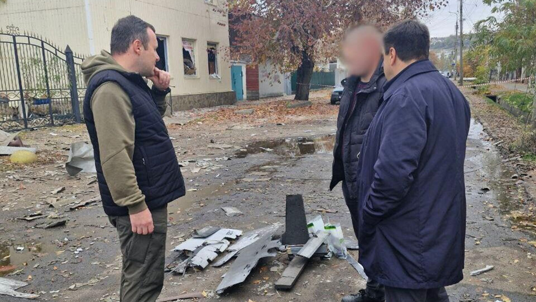 В Бердянске из-за остановки насосных станций ограничили водоснабжение города В Бердянске из-за остановки насосных станций ограничили водоснабжение города