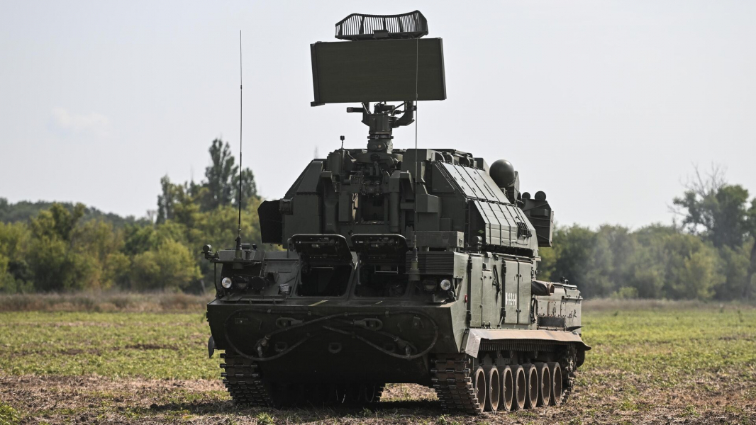 Минобороны Белоруссии: батарея ЗРК "Тор-M2" будет прикрывать Минск Минобороны Белоруссии: батарея ЗРК "Тор-M2" будет прикрывать Минск