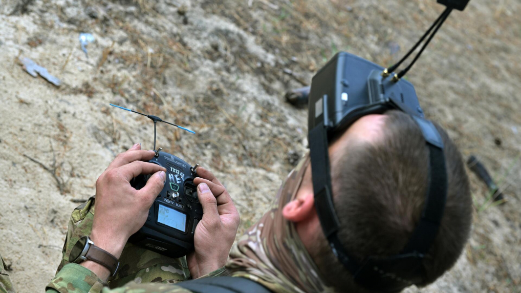 МО РФ:  FPV-дроны уничтожили укрепления ВСУ в лесополосе в курском приграничье