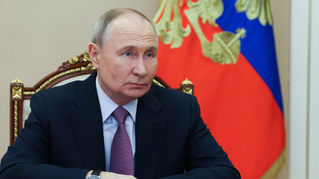 Путин предложил Совбезу обсудить стратегию противодействия экстремизму