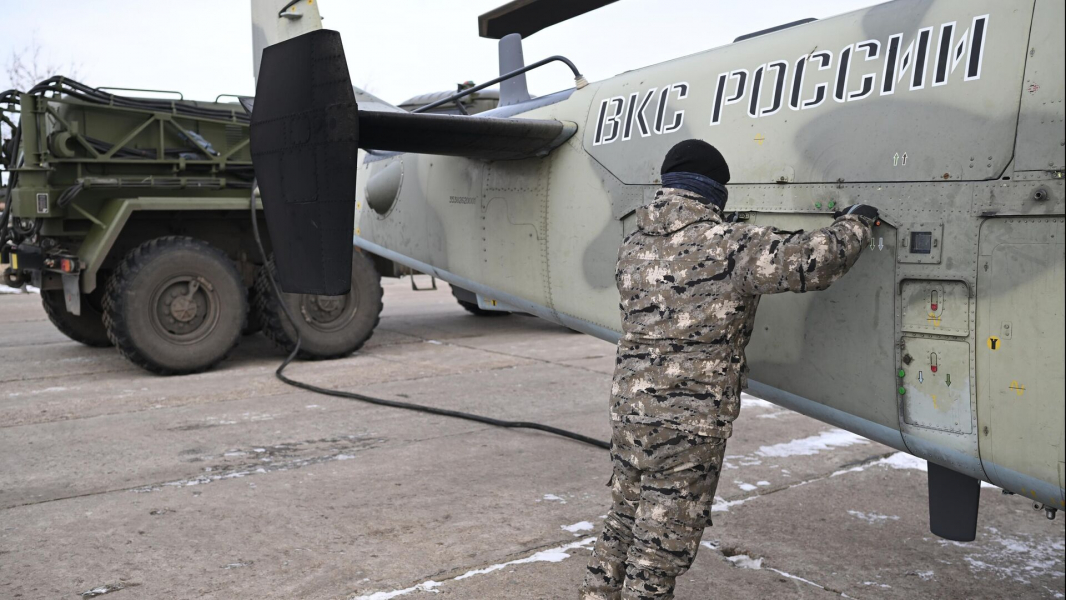 Экипаж Ка-52М уничтожил опорный пункт и личный состав ВСУ в Курской области Экипаж Ка-52М уничтожил опорный пункт и личный состав ВСУ в Курской области