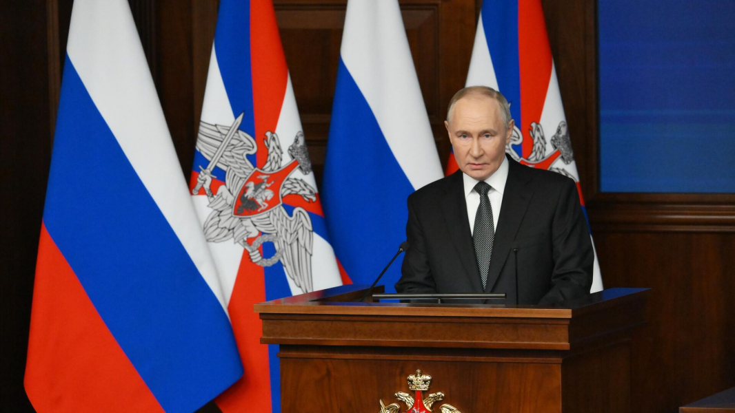 Путин призвал укреплять социальные гарантии военнослужащих и их семей