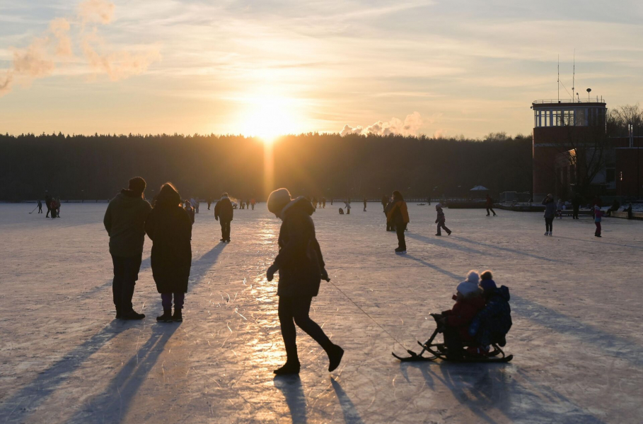 Опасная прогулка: какие правила поведения на водоемах зимой стоит знать