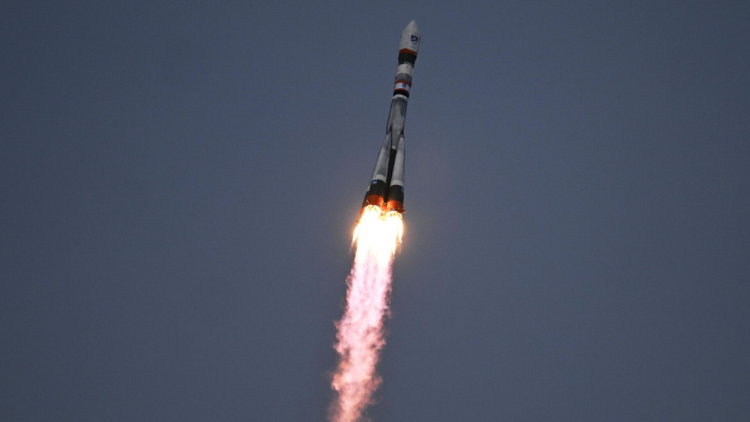 Ракета "Союз-2.1в" со спутниками для Минобороны стартовала с Плесецка Ракета "Союз-2.1в" со спутниками для Минобороны стартовала с Плесецка