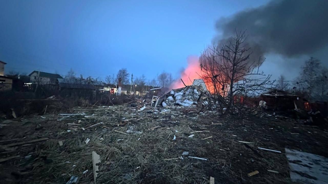 Силы ПВО отразили массовую атаку беспилотников на Москву Силы ПВО отразили массовую атаку беспилотников на Москву