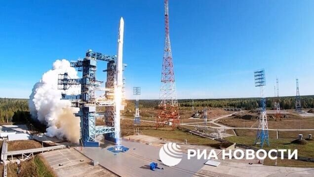 Ракета Ангара-1.2 вывела на орбиту военные спутники после старта с Плесецка Ракета Ангара-1.2 вывела на орбиту военные спутники после старта с Плесецка