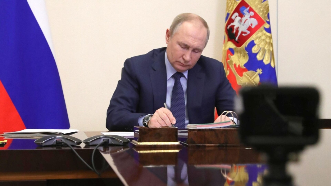 Путин присвоил 26 полку химзащиты почетное наименование гвардейский Путин присвоил 26 полку химзащиты почетное наименование гвардейский