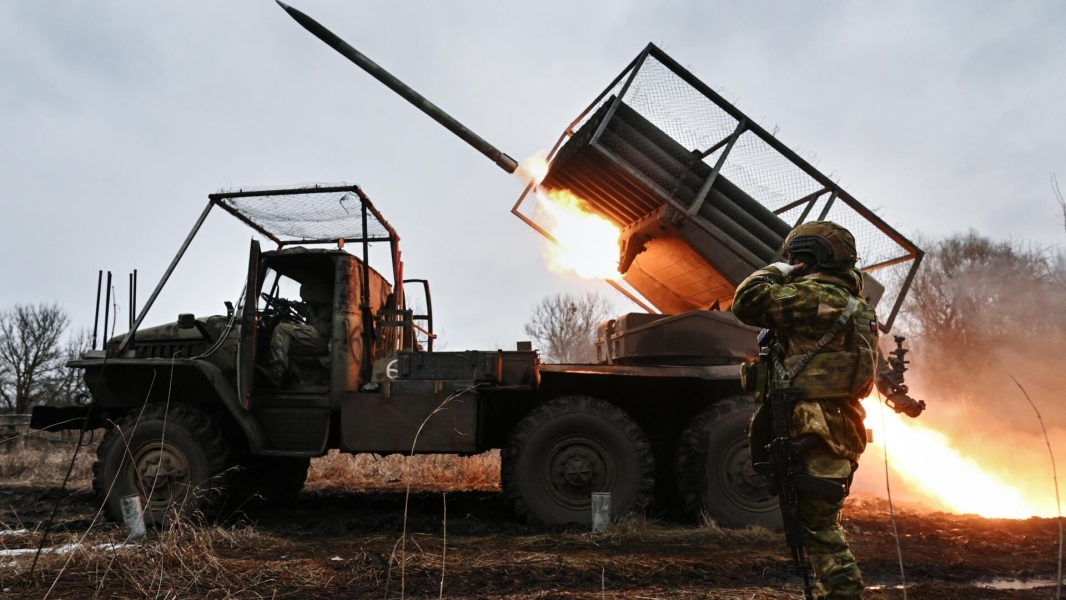 Минобороны: расчеты РСЗО «Град» быстро меняют позиции и обрушивают огонь на ВСУ