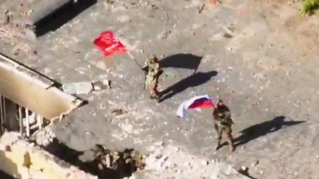 Украинские военные переодевались в гражданскую одежду при побеге из Угледара